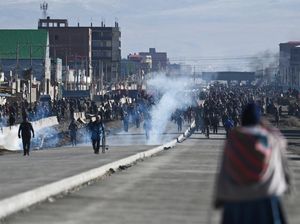 Video Presiden Bolivia Pangkas Setengah Gajinya Buntut Demo Memanas