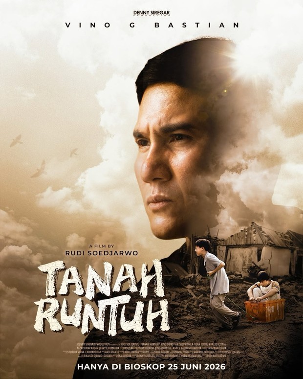 Film bioskop terbaru Tanah Runtuh (2026)/ Foto: Denny Siregar Production Film bioskop terbaru Tanah Runtuh (2026)/ Foto: Denny Siregar Production