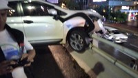 Ada Kecelakaan, Lalin Tol Dalkot Slipi Arah Semanggi Macet Malam Ini