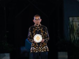 Buka Peringatan Hari Keris Nasional, Menbud Tekankan Perkuat Literasi Keris