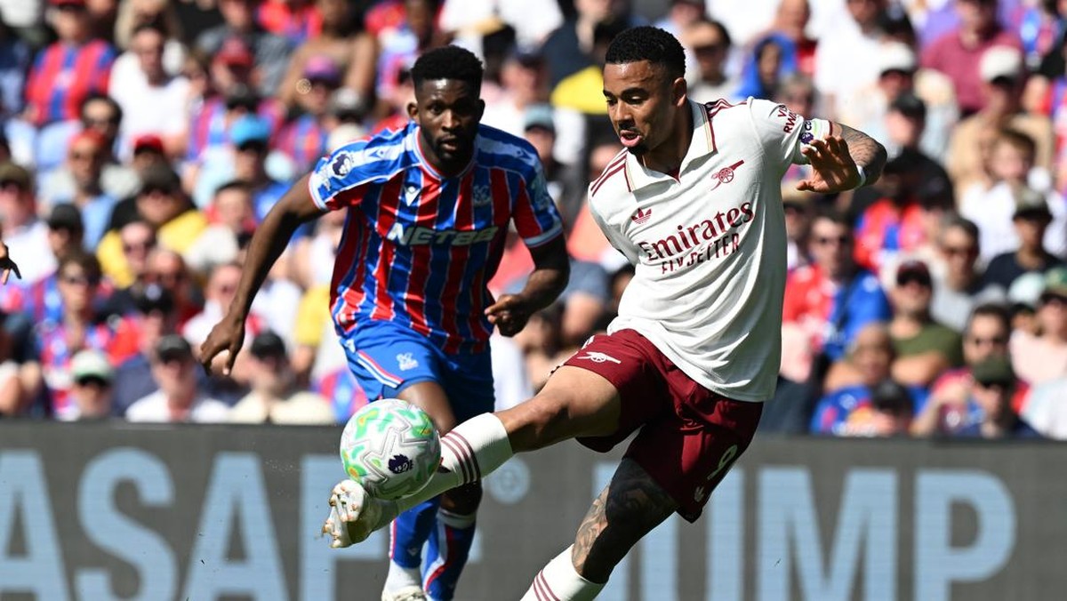 Aksi Gabriel Jesus di laga melawan Crystal Palace. (Foto: Arsenal FC via Getty Images/David Price)