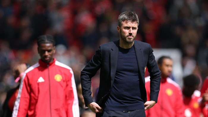 Soccer Football - Premier League - Manchester United v Nottingham Forest - Old Trafford, Manchester, Britain - May 17, 2026 Manchester United manager Michael Carrick at the end of the match REUTERS/Phil Noble EDITORIAL USE ONLY. NO USE WITH UNAUTHORI