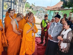 Walkot Semarang Sambut Biksu Thudong, Gaungkan Toleransi Antarumat