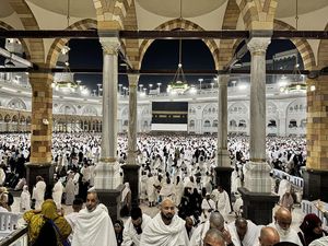 Di Balik Tiang Pink Masjidil Haram, Ada Jejak Isra Miraj