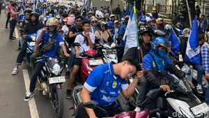 Gedung Sate Membiru Jelang Konvoi Juara Persib Bandung