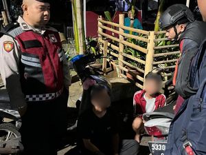 Polisi Tangkap 3 Remaja Hendak Tawuran di Jakpus, 2 Sajam Disita