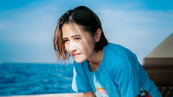 Aksi Prilly Latuconsina Jadi Rescue Diver