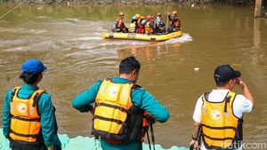 Serunya Susur Sungai Ciliwung dan Flying Fox di Tengah Jakarta