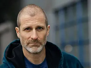 Aktor Virgin River Stewart McLean Ditemukan Tewas, Polisi Mulai Penyelidikan