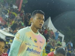 Rekor Fantastis Kiper Persib Teja Paku Alam