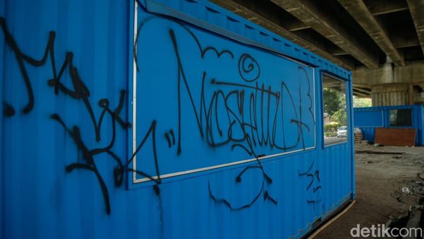 Wisata Air Kalimalang Belum Rampung, Kontainer Warna-warni Kena Vandalisme