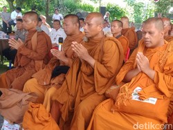 2 Biksu Thudong Sempat Dilarikan ke RS Saat Tiba di Klaten