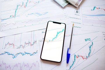 INTP Bagi Dividen Rp 468/Saham, Saham MDKA Jadi Pendorong Kenaikan IHSG