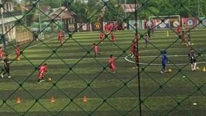 Beri Materi Latihan SSB di Palembang, Budi Sudarsono Tekankan Pembinaan Usia Muda