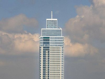 Potret Gedung 251 Meter yang Disusun Mirip Lego