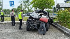 Penampakan Mobil Gus Hilman Usai Laka di Tol Paspro