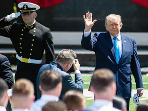 Video Trump Beri Penghormatan ke 13 Tentara AS yang Gugur saat Serang Iran