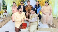 Viral Jadi Kontroversi, Wanita Gelar Pertunangan Suami dan Calon Istri Kedua