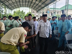 Menko Zulhas Dorong Santri Sidoarjo Berani Tanya dan Berpikir Kritis