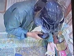 Viral Pria di Medan Bawa Kabur Emas Batang 150 Gram, Modus Pura-pura Beli