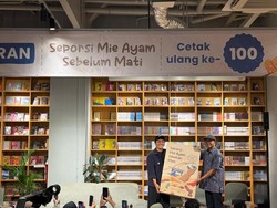 Novel Seporsi Mie Ayam Sebelum Mati Cetak Ulang ke-100