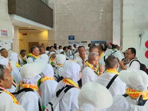 30 Ucapan Penuh Doa untuk Teman dan Keluarga yang Baru Pulang Haji