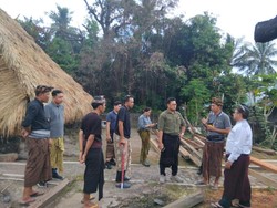Pemprov NTB-Kemenbud Bantu Bangun Ulang Rumah Adat Bayan Rp 300 Juta