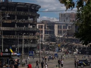 Video Kyiv Berkabung, Bendera Setengah Tiang untuk Korban Serangan Rusia