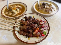 Sate Keroncong: Sate Kambing Tua Anti Prengus di Gang Jatinegara Sejak 1964