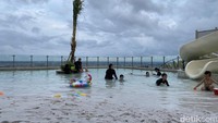 Ada Pantai di Atas Gedung! Hanya di Hotel The Trans Luxury Hotel Surabaya