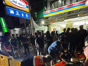 Pengemudi Ojol Tewas Tabrakan dengan Truk di Depan Pasar Ubung