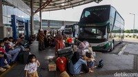 Terminal Pulo Gebang Mulai Ramai Jelang Libur Panjang Idul Adha