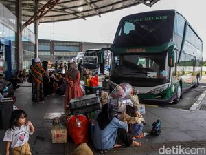 Terminal Pulo Gebang Mulai Ramai Jelang Libur Panjang Idul Adha