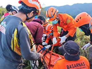 5 Pendaki Tersambar Petir di Puncak Gunung Monrolo Maros, 1 Orang Tewas