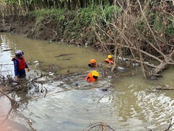 Lansia di Wajo Hilang Usai Terjatuh di Irigasi Dekat Rumahnya, Tim SAR Cari