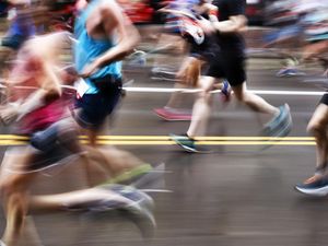 Ramai Pelari BAB saat Lomba, Fenomena Runners Trot Beneran Ada?