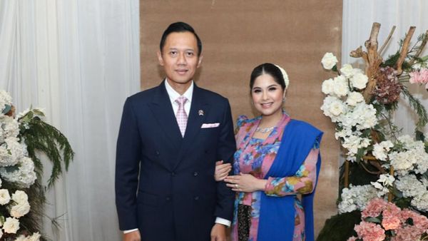 Potret Annisa Pohan Kondangan Usai 2 Bulan Lahiran, Anggun Berkebaya Floral