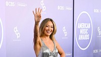 Foto: Hilary Duff dan Deretan Artis Best Dressed American Music Awards 2026
