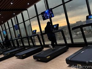 Workout Sambil Nikmati Sunrise di Gym Sultan Trans Luxury Hotel Surabaya