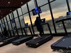 Workout Sambil Nikmati Sunrise di Gym Sultan Trans Luxury Hotel Surabaya