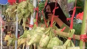 Curhat Pedagang Ketupat di Pontianak: Sepi Pembeli Mirip Masa Pandemi