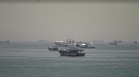 Selat Hormuz Panas Lagi! AS-Iran Saling Serang, Harga Minyak Lompat