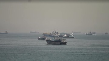 Balas Serangan AS, Iran Tembaki Kapal-kapal di Selat Hormuz