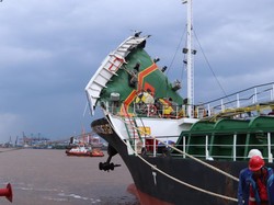 Kapal Pengangkut 3.300 KL Pertalite Meledak di Pontianak, 3 Kru Luka-luka