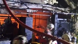 Rumah di Banyu Urip Surabaya Ludes Terbakar: 2 Orang Tewas, 4 Luka-Luka