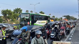 Tradisi Toron Jelang Idul Adha Pemudik Padati Jembatan Suramadu