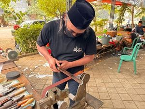 Ponpes Lirboyo Buka Jasa Asah Pisau Gratis Jelang Idul Adha