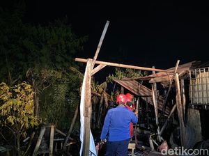 Lupa Matikan Kompor, Tiga Bangunan Ludes Terbakar di Cianjur