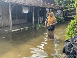 Banjir di Batangan Pati 2 Hari Belum Surut, Warga Sambat Pusing-Gatal