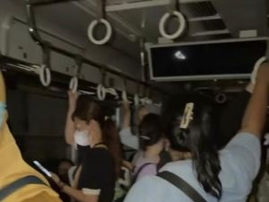 KAI Investigasi Penyebab KRL Duri-Tangerang Gangguan Sampai Mogok